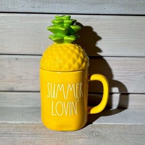 Rae Dunn Yellow SUMMER LOVIN' Pineapple Topper Mug NWT 🍍